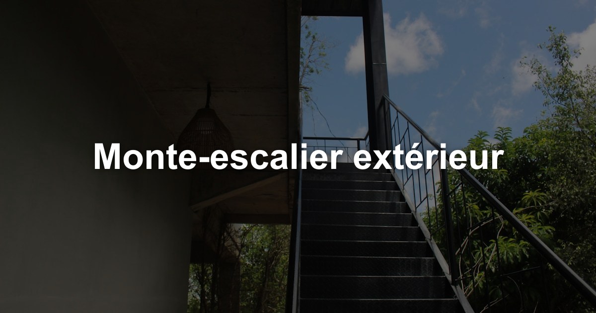 Monte-escalier extérieur dans l'arrondissement de Dinant